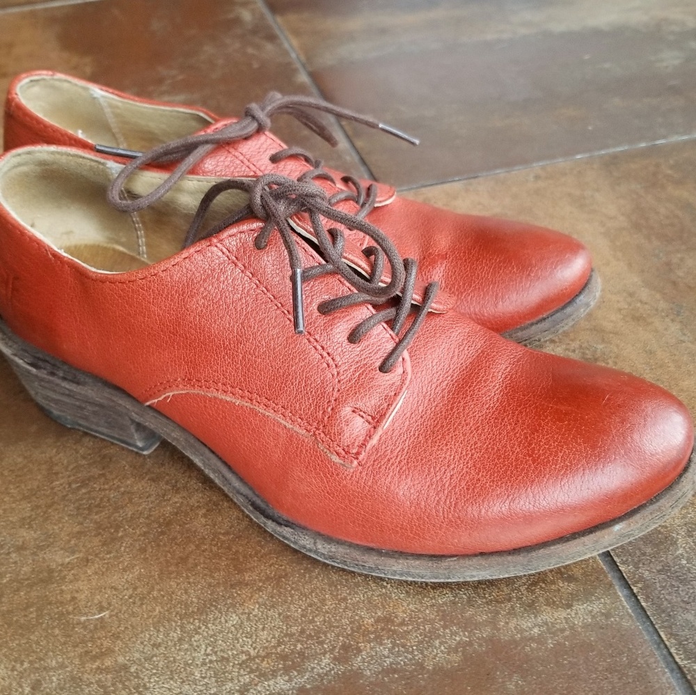Frye Oxford